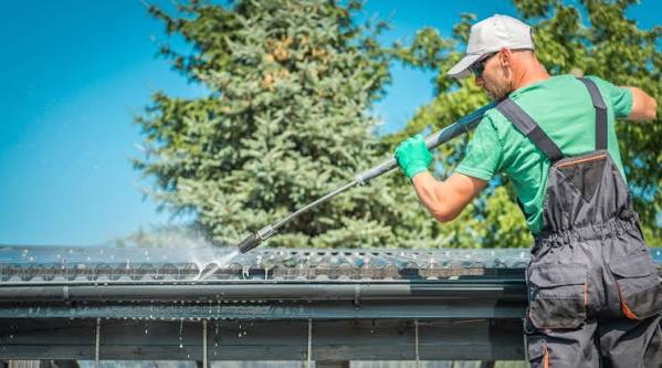 5 Best Gutter Cleaning Services in Davenport – Explore debris removal that prevents overflow